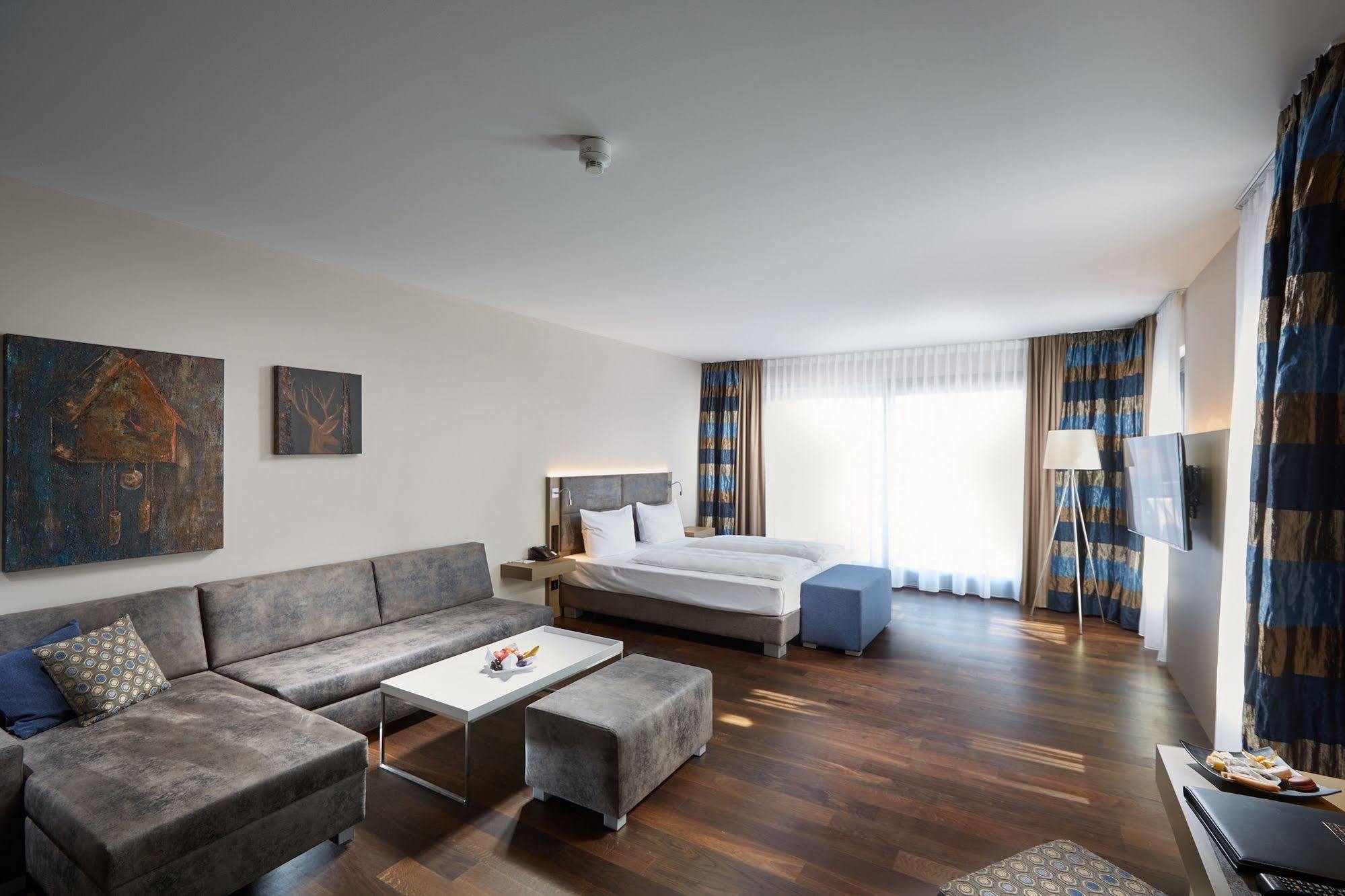 Schloss Reinach 4*