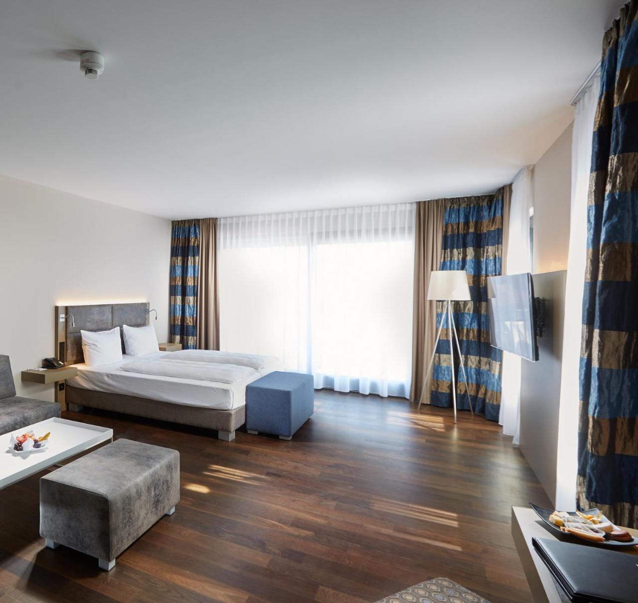 Schloss Reinach Hotel